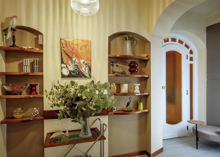 Spanish Steps Art Gallery- Casa de hóspedes